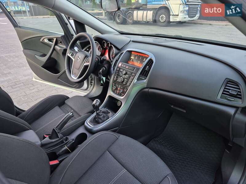 Універсал Opel Astra 2015 в Одесі