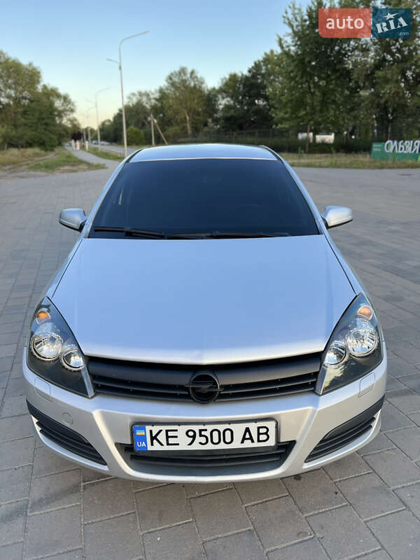 Хетчбек Opel Astra 2006 в Горішніх Плавнях