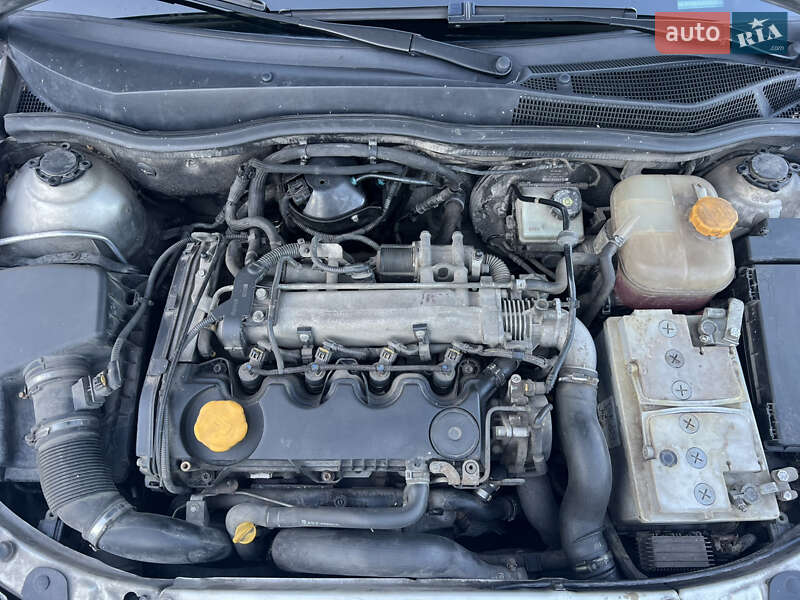 Хетчбек Opel Astra 2006 в Горішніх Плавнях