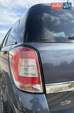 Универсал Opel Astra 2009 в 