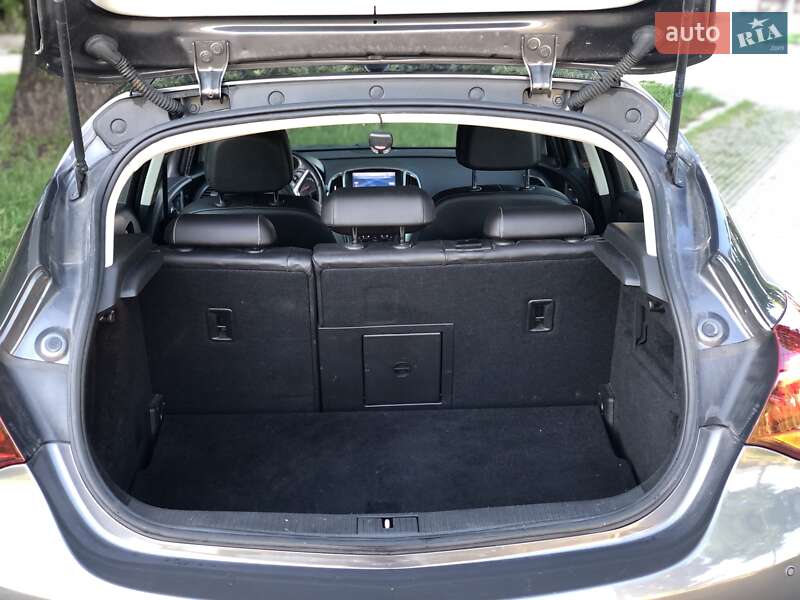 Хэтчбек Opel Astra 2012 в Львове