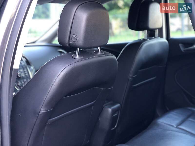 Хэтчбек Opel Astra 2012 в Львове