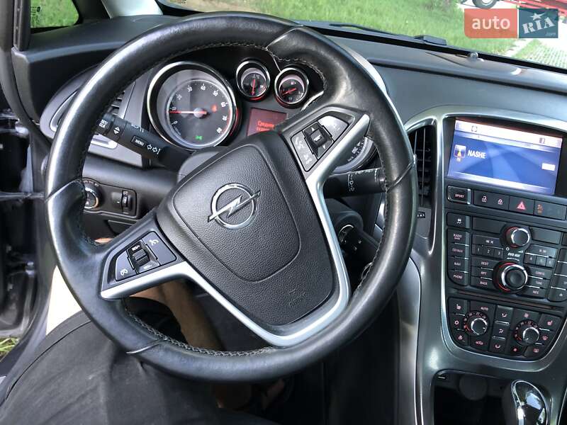 Хэтчбек Opel Astra 2012 в Львове