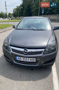 Универсал Opel Astra 2012 в 