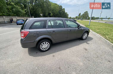 Универсал Opel Astra 2012 в 