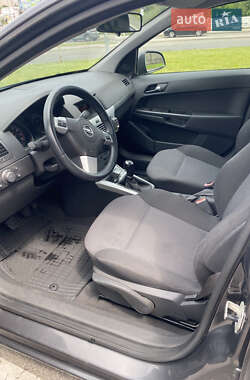 Универсал Opel Astra 2012 в 