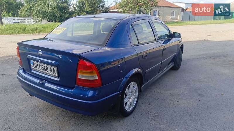 Седан Opel Astra 2005 в Путивле