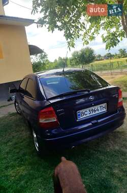 Хэтчбек Opel Astra 2000 в 