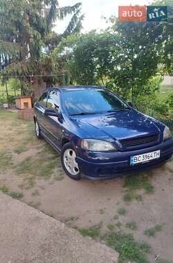 Хэтчбек Opel Astra 2000 в 