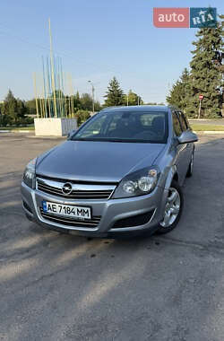 Универсал Opel Astra 2010 в Покрове