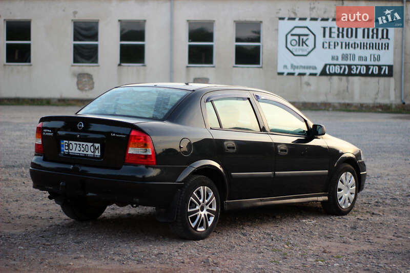 Седан Opel Astra 2008 в Кременце