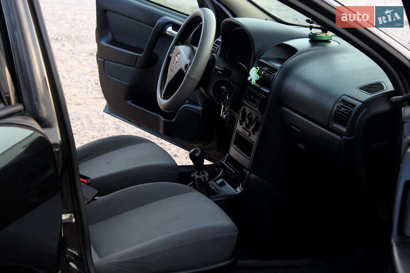 Седан Opel Astra 2008 в Кременце