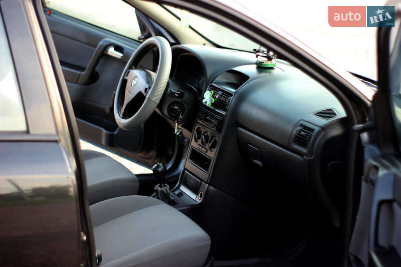 Седан Opel Astra 2008 в Кременце