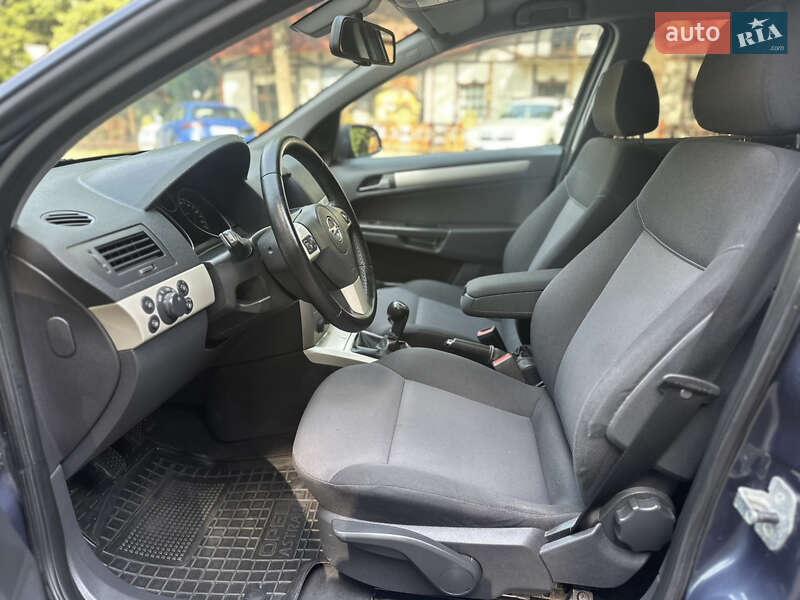 Универсал Opel Astra 2008 в Трускавце