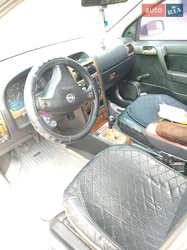 Универсал Opel Astra 1999 в Староконстантинове
