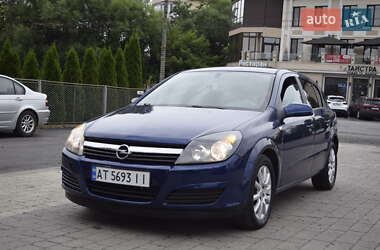 Хэтчбек Opel Astra 2004 в 