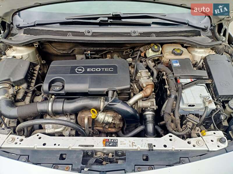 Универсал Opel Astra 2011 в Хмельницком
