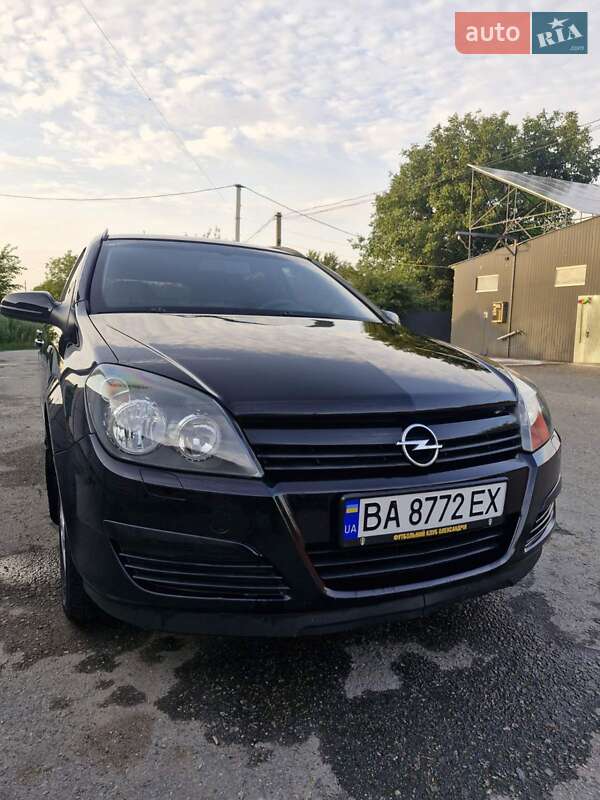 Универсал Opel Astra 2005 в Знаменке
