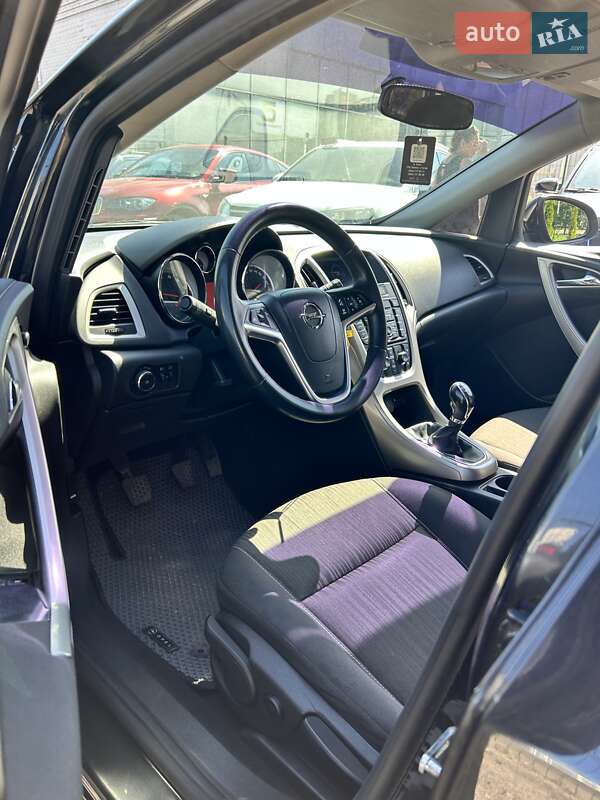 Универсал Opel Astra 2012 в Сумах