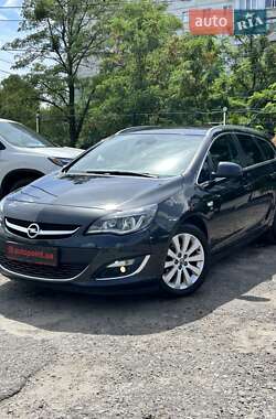 Універсал Opel Astra 2014 в Сумах