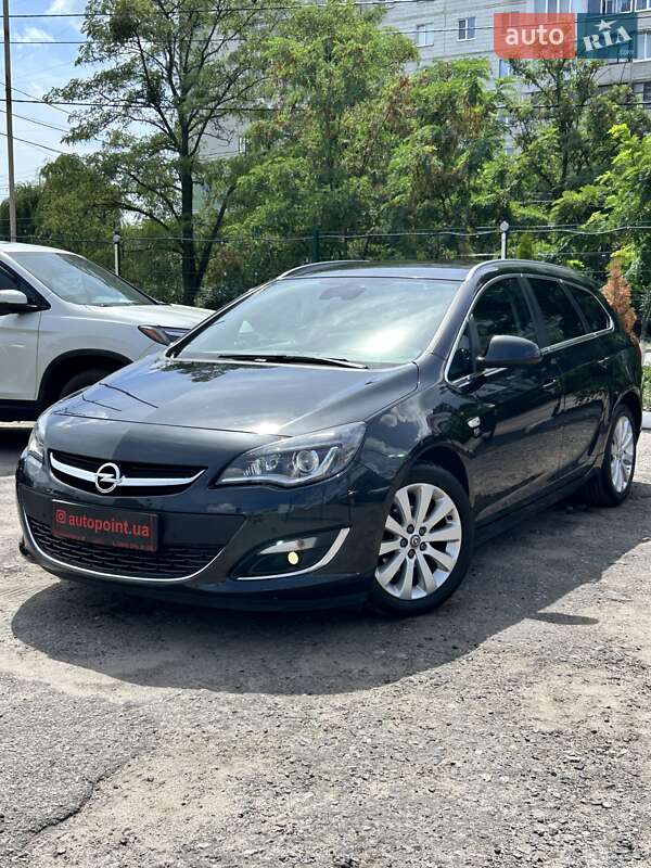 Універсал Opel Astra 2014 в Сумах