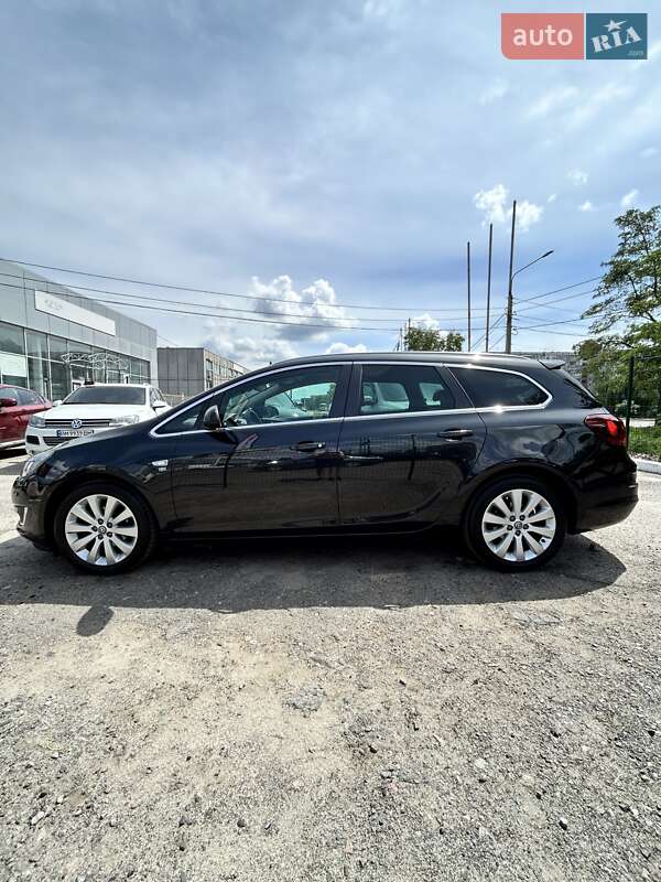 Універсал Opel Astra 2014 в Сумах