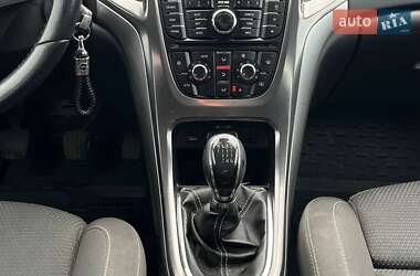 Універсал Opel Astra 2011 в 