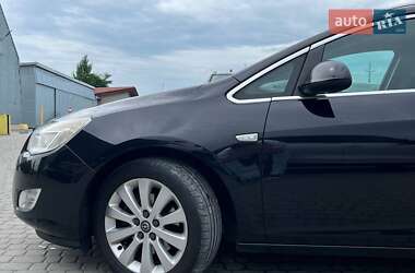 Універсал Opel Astra 2011 в 