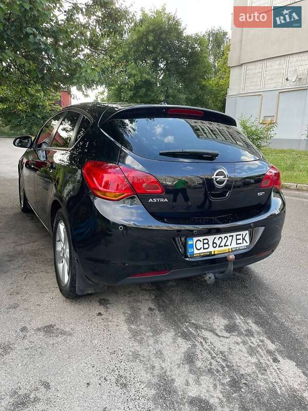 Хетчбек Opel Astra 2011 в Чернігові