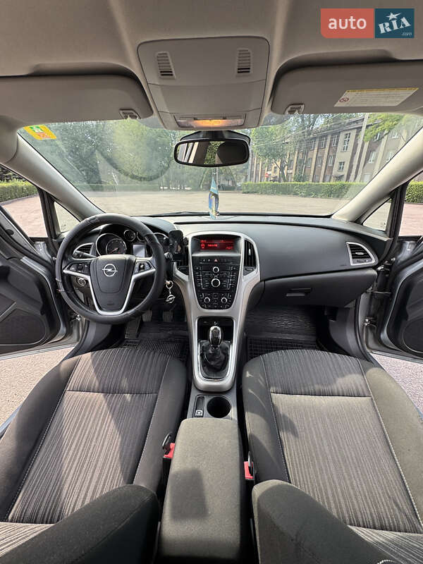 Универсал Opel Astra 2011 в Каменском фото 4 Универсал Opel Astra 2011 в Каменском