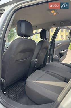 Универсал Opel Astra 2011 в 