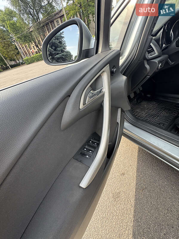 Универсал Opel Astra 2011 в Каменском фото 6 Универсал Opel Astra 2011 в Каменском