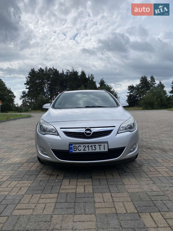 Opel Astra 2011
