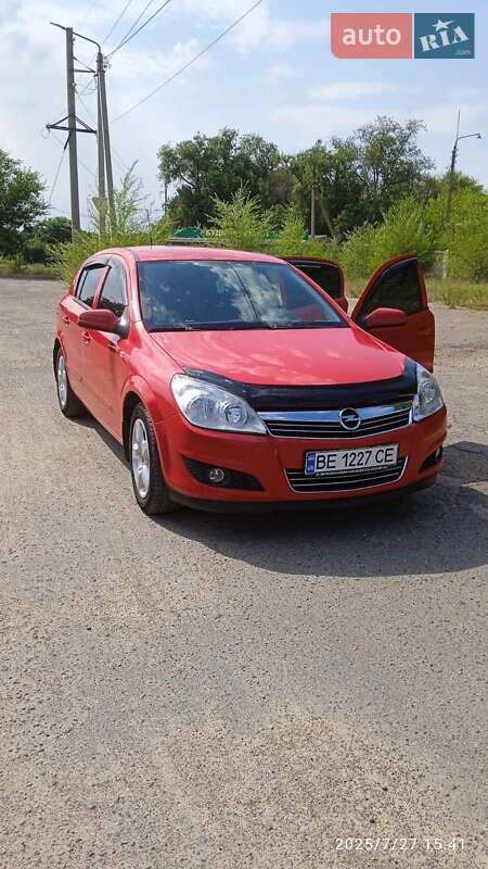 Хэтчбек Opel Astra 2008 в Вознесенске