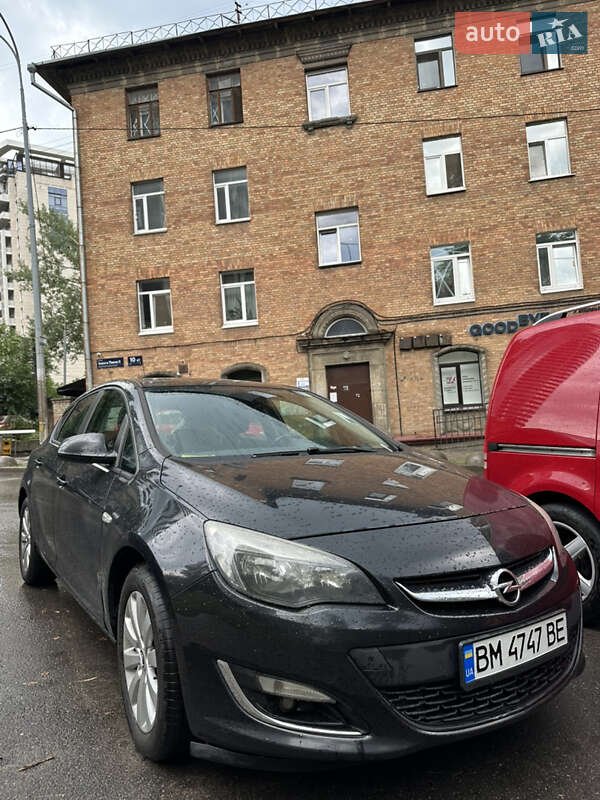 Opel Astra 2012