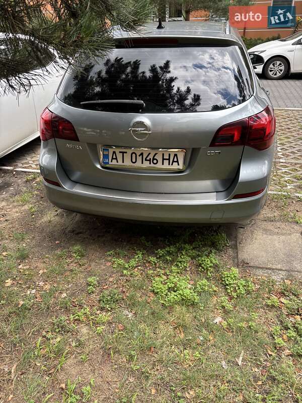 Opel Astra 2011