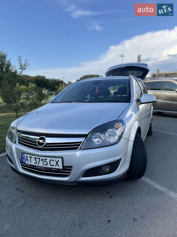 Opel Astra 2010