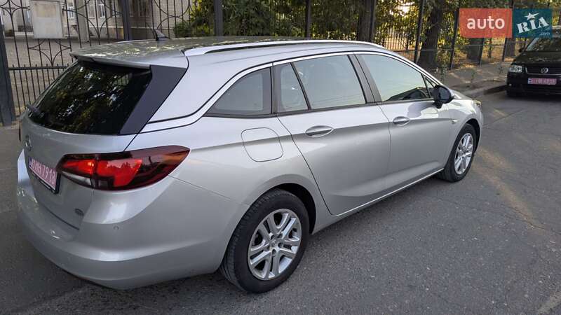 Универсал Opel Astra 2017 в Николаеве