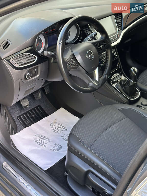 Универсал Opel Astra 2016 в Ивано-Франковске