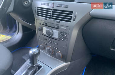 Универсал Opel Astra 2006 в 