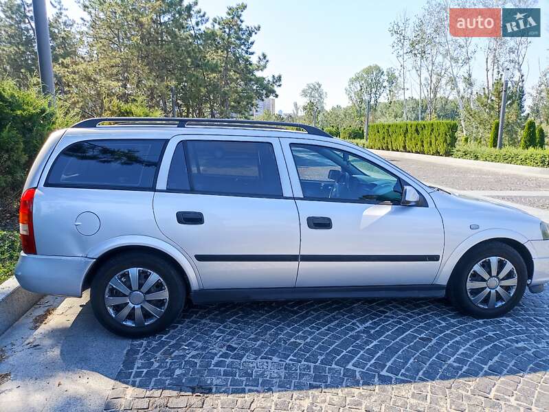 Универсал Opel Astra 2002 в Днепре