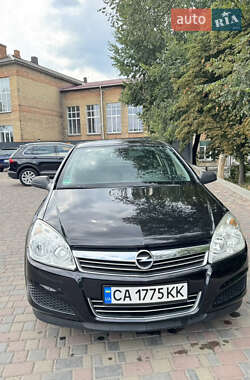 Седан Opel Astra 2008 в Смілі