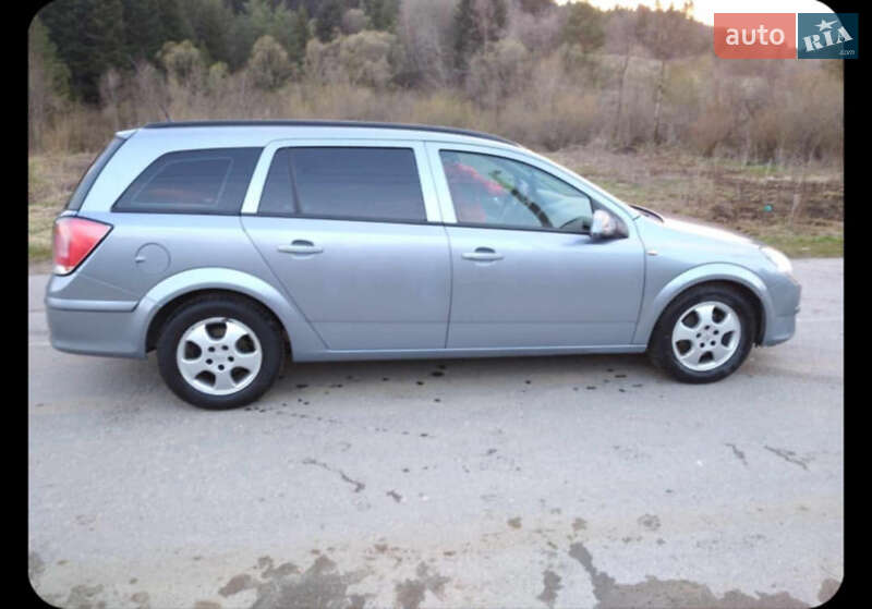 Універсал Opel Astra 2004 в Старому Самборі