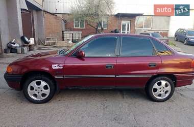 Седан Opel Astra 1993 в Вышгороде