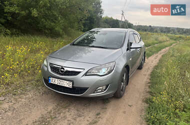 Opel Astra 2011
