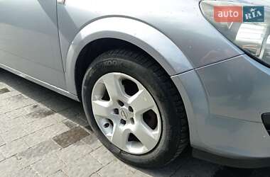 Универсал Opel Astra 2005 в 