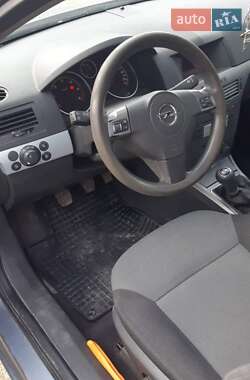 Универсал Opel Astra 2005 в 