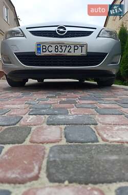 Универсал Opel Astra 2011 в 
