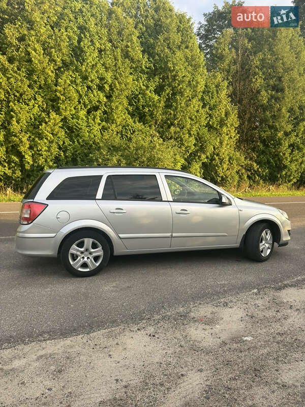 Универсал Opel Astra 2008 в Турке