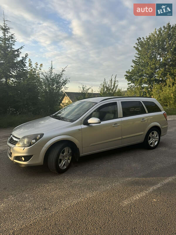 Универсал Opel Astra 2008 в Турке